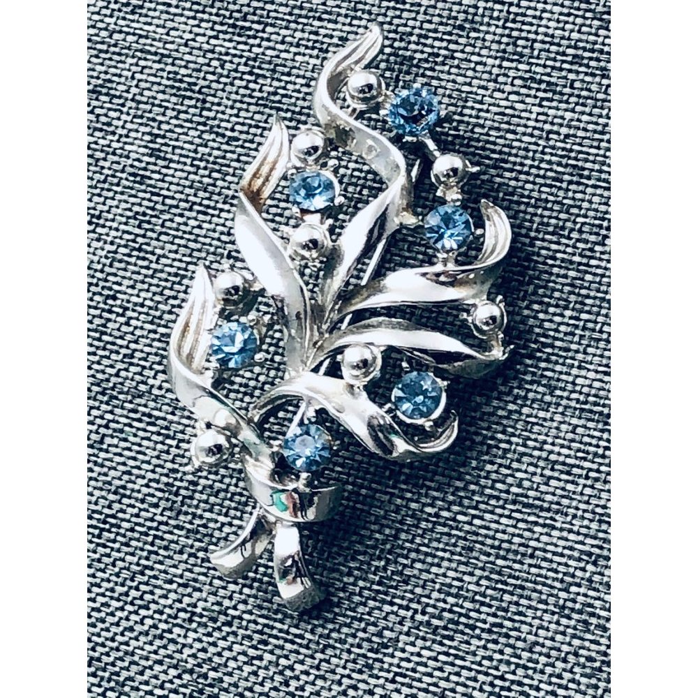 Vintage Coro Silver Tone and Aqua Blue Rhinestone Brooch